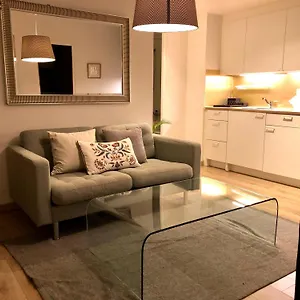 Cool & 2 Bedroom In Heart Of Eaux-vives , Ginebra Suiza