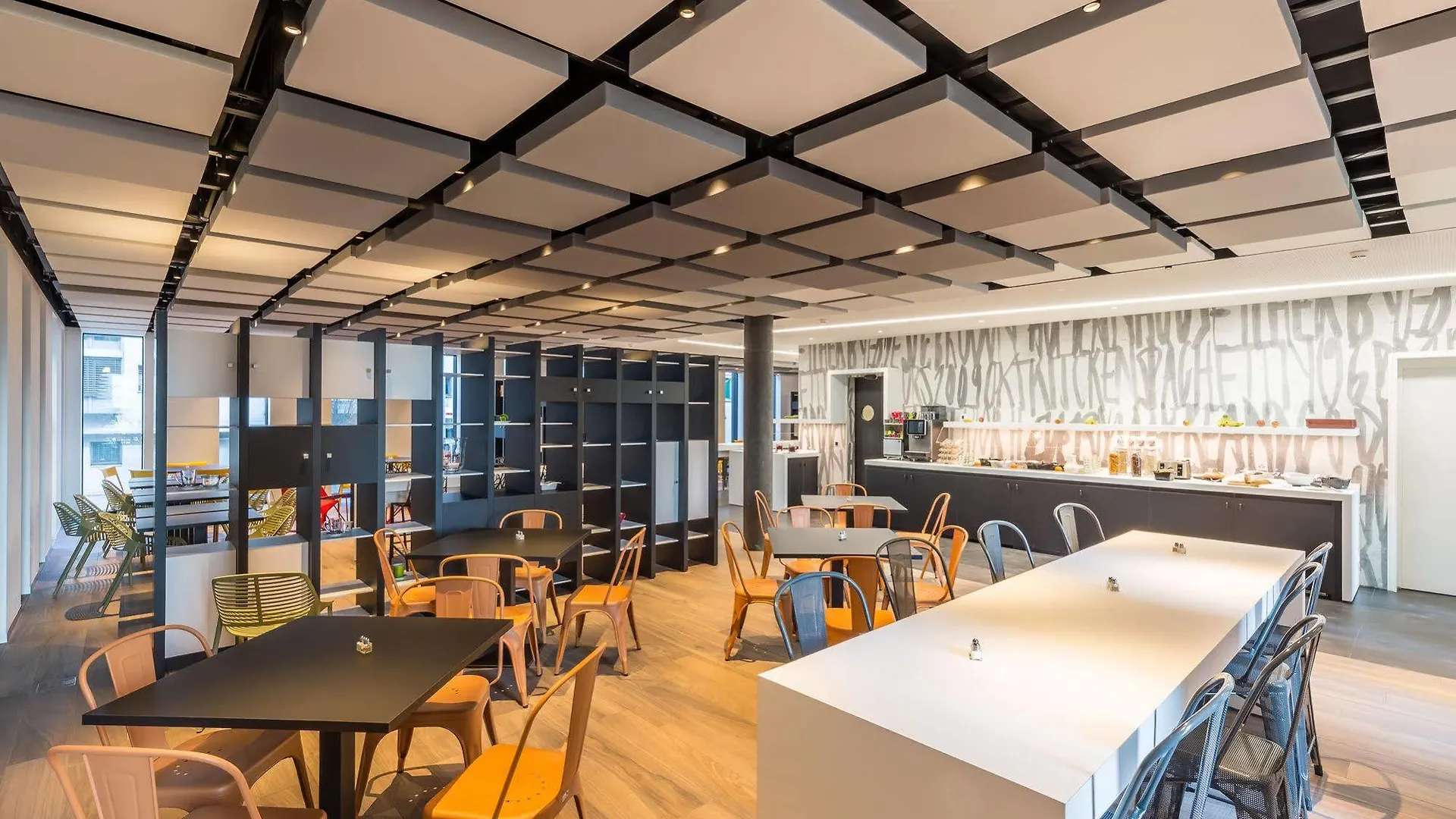 Ibis Styles Basel City Suiza